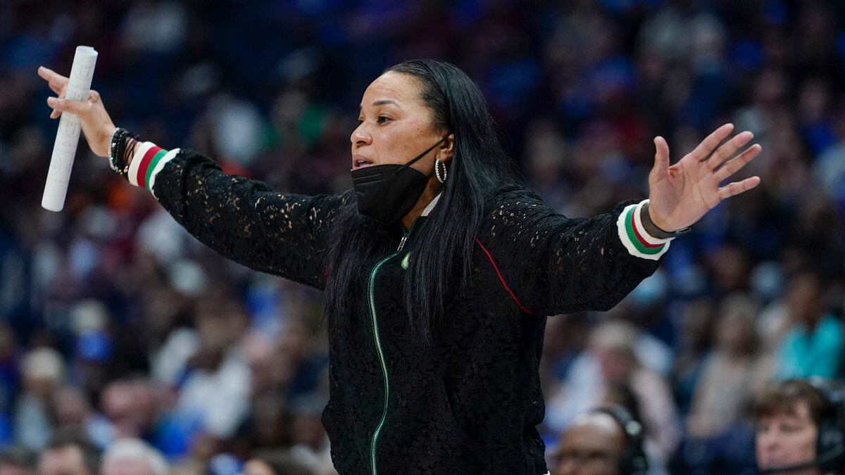 Dawn Staley contract extension: Why $22.4 million deal is historic - Sports  Illustrated