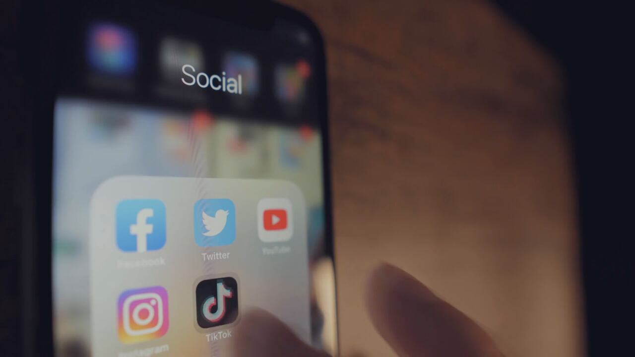 Mental Health Awareness Month: How social media impacts you - Vimarsana News