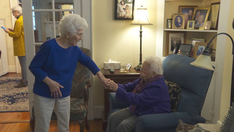 91-year-old and 92-year-old best friends survive COVID-19